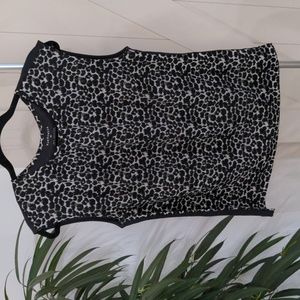 Van Huesen Medium sleeveless blouse